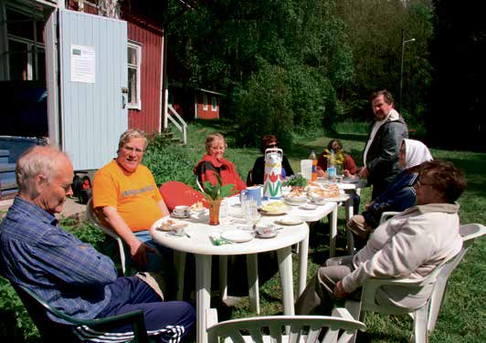 Det känns bra att de sånger jag sjöng med mina egna barn i början av åttiotalet, dem kan jag nu sjunga med mina barnbarn. För åldern gör sitt, inte kan jag mera alla ord till de många barnsångerna.