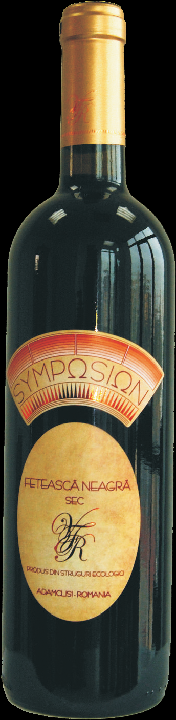 Symposion Syrah, 2011 Ett torrt rött ekologiskt certifierat vin som efter 11 månader i små rumänska ekfat får en utsökt ton. Doften är rökig med tydliga inslag av körsbär, ek, kryddor och röda bär.