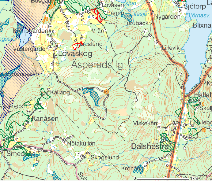 Figur 7 Naturvärden. Röda stjärnor markerar vindkraftverksplaceringar. (GIS Västra Götalands Län) 7.3.