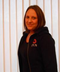 Alla anmälningar görs till FUB-gården om inget annat anges. Angelika som är fritidsassistent på FUB-gården kan även svara på frågor och berätta om de olika aktiviteterna på de olika lägren/resorna.