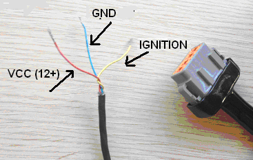 jord och tändning). Säkerställ direkt anslutning till ström (+12VDC) före strömbrytare med en 5A säkring (VCC röd kabel).