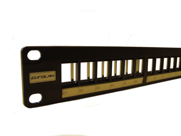 Kategori 6 A STP Panel obestyckad 27F-00-24BL 5126369 Eurolan Patch panel STP 1U 24port keystone snap-in 19 patchpanel med plats för 24 stycken skärmade don.