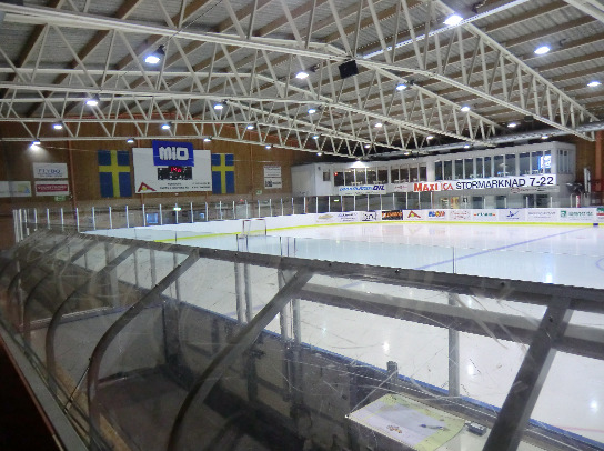 1.5 PUBLIKHALL C Hallen byggs för en publikkapacitet för över 500 publikplatser. Hallen är lämplig att användas för utställningar och andra publika evenemang. Hallen skall ha kiosk och toaletter.