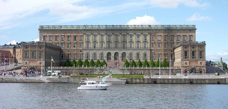galleria 100 000 rum = 70 st Stockholms slott 33 miljoner