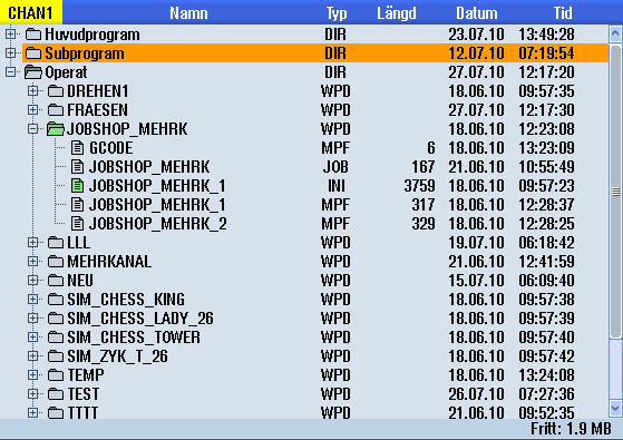 Förvalta program 11.1 Översikt Bild 11-2 Grönt markerat aktivt program 11.1.1 NC-minne Det kompletta NC-arbetsminnet med alla arbetsstycken samt huvud- och underprogram visas.