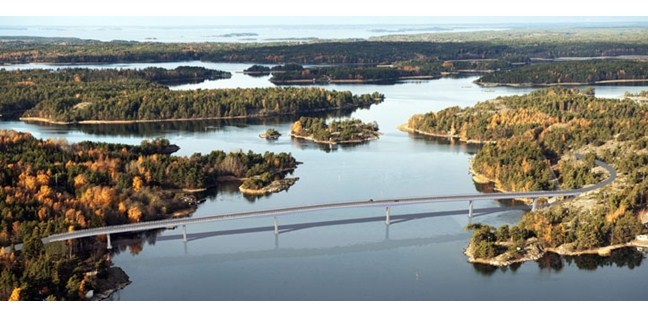 Norden väl så god källa till kunskap i Finland byggs nu Lövö bron Legobit i form av Ibalkar 114.