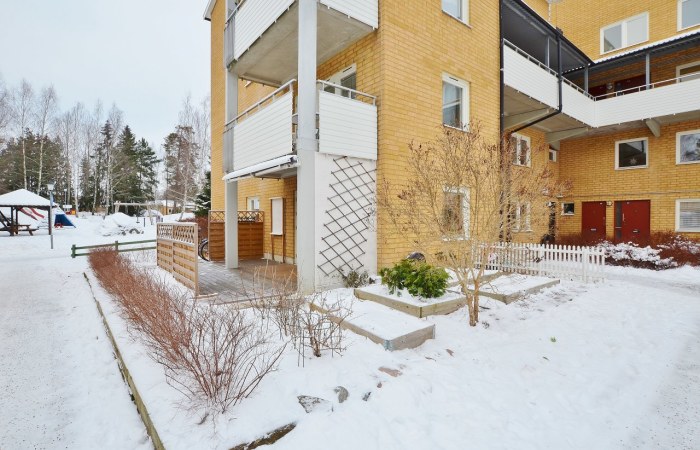 Cellovägen 51 Län Uppsala Typ Lägenhet Kommun Uppsala Storlek 105 m2 Område Östra Gottstunda Gatuadress Cellovägen 51 Tillträde tidigast enligt överenskommelse Fyrarummare med radhuskänsla!