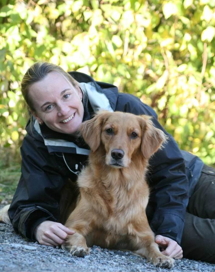 Sandra Bengtsson Doubleuse Jade - Jade (golden retriever) Tävlar för klubb: Botkyrka BK Tävlar i klass: Klass 3. Favoritmoment: Rutan och fritt följ. Ja, två gånger tidigare med Jade.