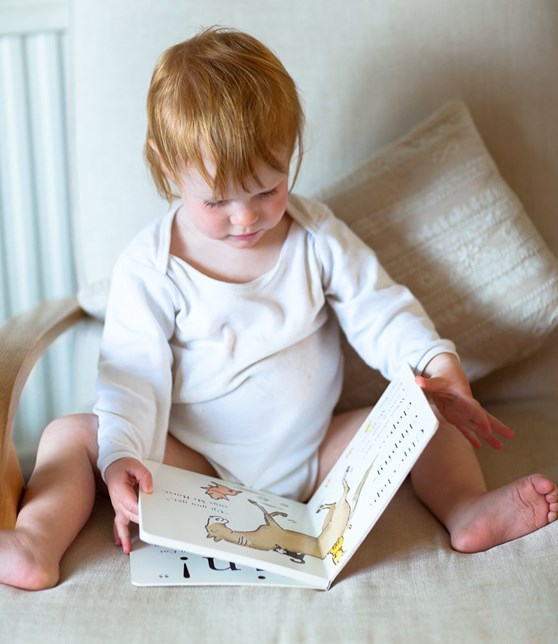 00 Medarrangörer: MARS Familjelördag: Gör din egen pekbok Välkomna in till en familjelördag med pyssel och knåp. Vi ska nämligen göra våra egna pekböcker tillsammans.