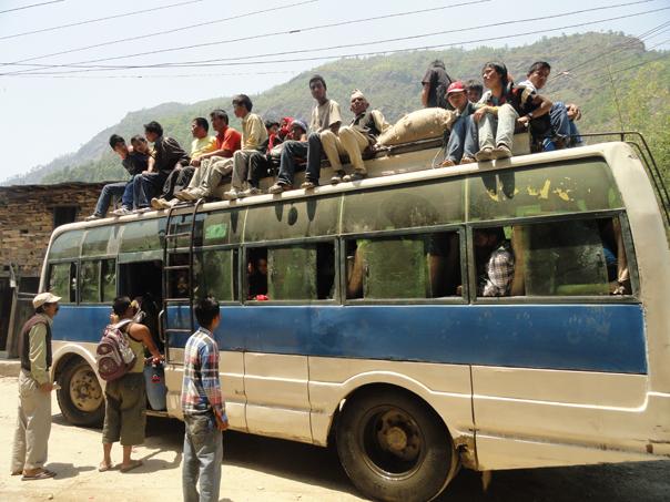 Efter att ha vilat några dagar i Kathmandu, och väntat in den tredje datorn, så var det dags för nästa besök, Rameshwor school i Sindhupalshowk.