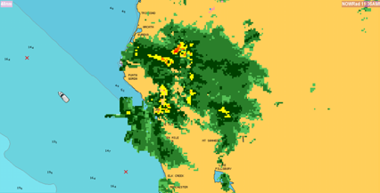 Radarlager Det går att lägga radar- och MARPA-funktionerna på kortapplikationen för spårning av andra fartyg, vilket kan göra det enklare att skilja mellan fasta föremål och fartyg under gång.