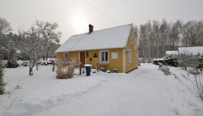 Län Skåne Gatuadress Kommun Hässleholm Storlek 3 rum (1 sovrum) / 56 m² Område Vinslöv Tillträde tidigast Enligt överenskommelse " Jag älskar trädgården med de olika uteplatserna där man kan sitta