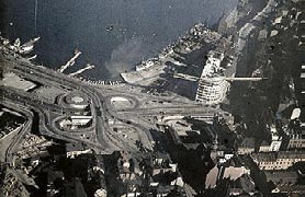 BSK-bladet Årgång 38 2011 Nr 2 I mars 1931 beslöt Stockholms stadsfullmäktige att anslå erforderliga medel till en ombyggnad av slussområdet i enlighet med det förslag som framlagts av 1930 års trafi