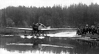 Möjligen var det premiär för sjöflygplan i hamnen i månadsskiftet juli-augusti 1927.