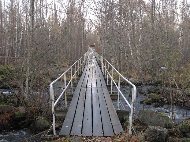 Kraftverket och landskapet- topografi, vattenmiljö, landmärke Som framgått ovan har stor vikt lagts vid att värdera kraftverket i relation till den omgivande miljön.