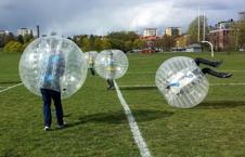 V.47 Fredagen den 20 november Bubbelball i KB-hallen. Anmäl ert lag på fritidsgården senast måndagen den 16 november.