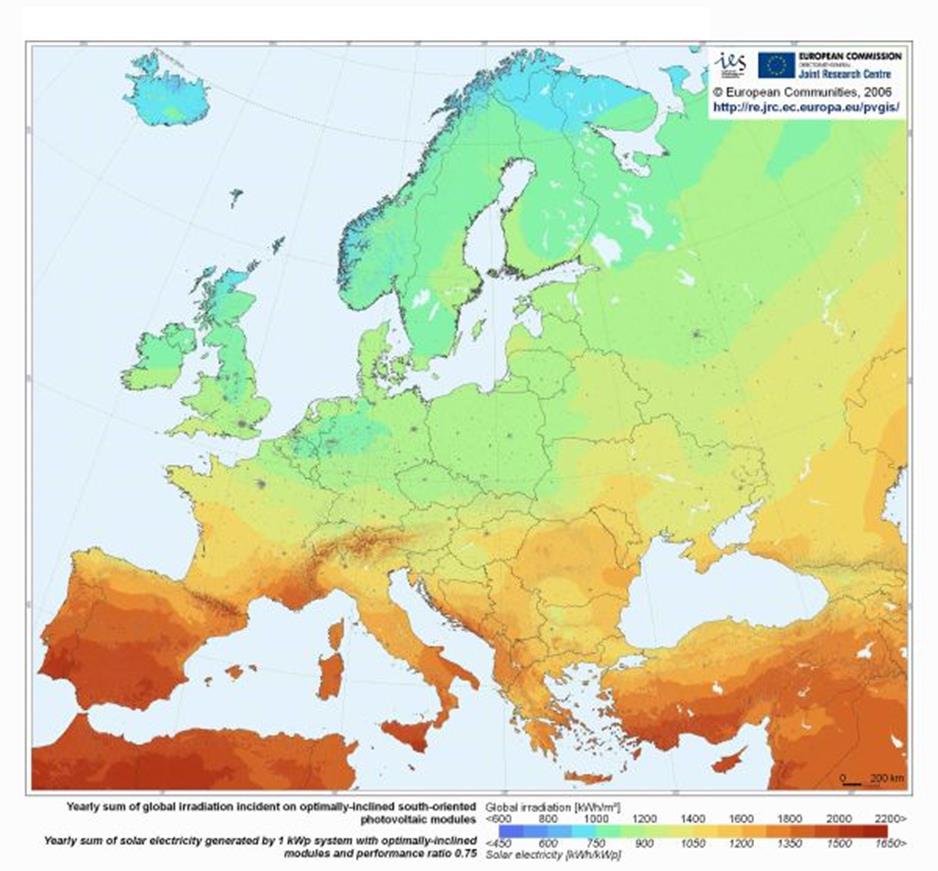 59 Solinstrålning Projektet har haft som mål att undersöka om och hur solvärme fungerar i Norrbotten. Det är då även av intresse att se hur mycket solstrålningen varierar mellan åren.