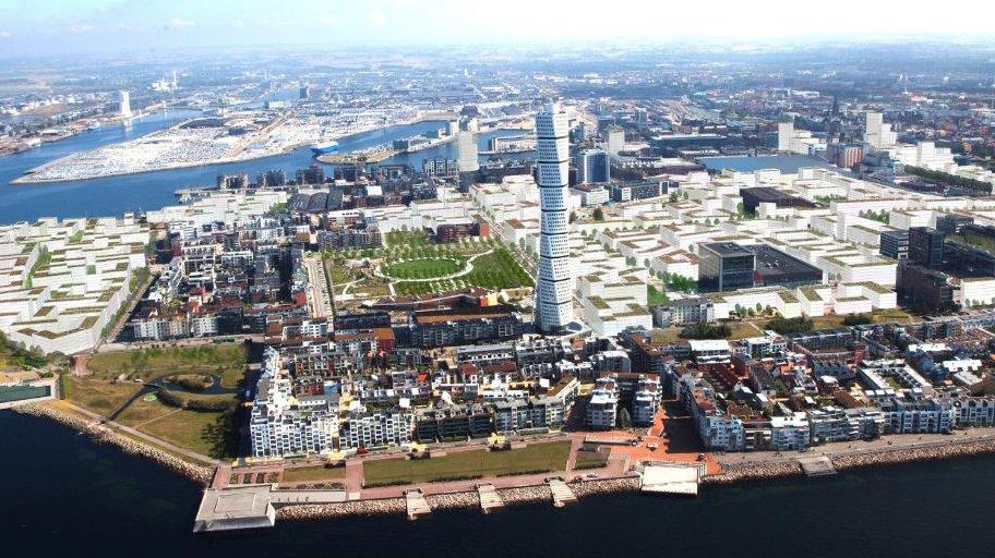 I Göteborg är visionen för 2035 att kunna ha 150 000 fler boende och 80 000 fler arbetstillfällen och vara kärnan i en