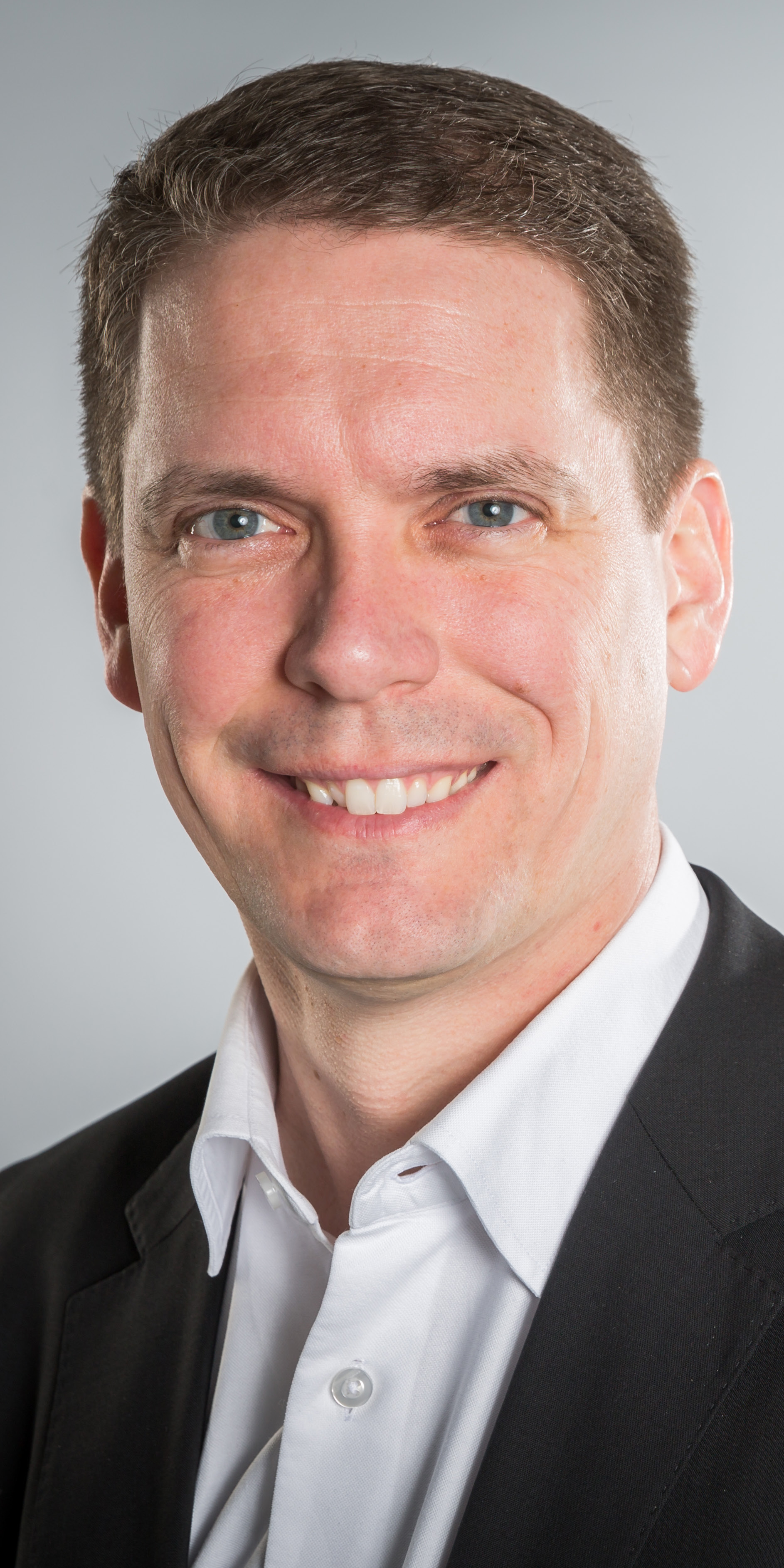 Med min erfarenhet av att bygga upp säljorganisationer, även på regulatoriskt svåra marknader, ser jag på framtiden med stor optimism.