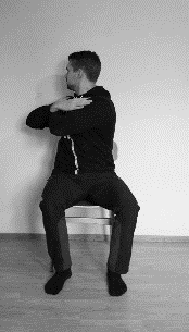 1. Huvudrörelser Balans och rörelseträning Stöd: Stå upprätt, titta rakt framåt Håll händerna på en stol Vrid sakta på huvudet åt höger så långt det är möjligt Upprepa på vänster sida Upprepa 5-10