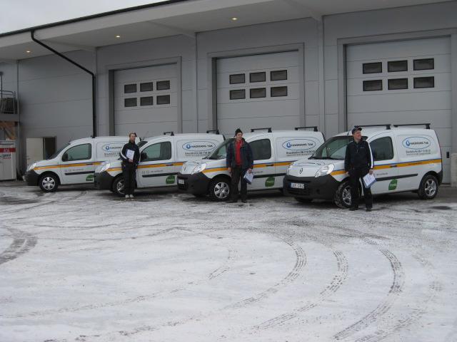 Sida 8 av 16 Transporter Vi byter ut vår fordonspark kontinuerligt mot nyare och miljövänligare fordon. Alla våra bilar klarar miljözonkravet, se tabell på föregående sida.