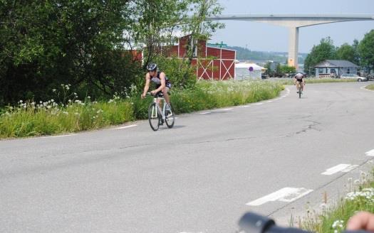 ( banprofil cykelsträckan) Löpning Etapp 3, Löpning 10 km: Den aktive hänger cykeln på sin plats inne