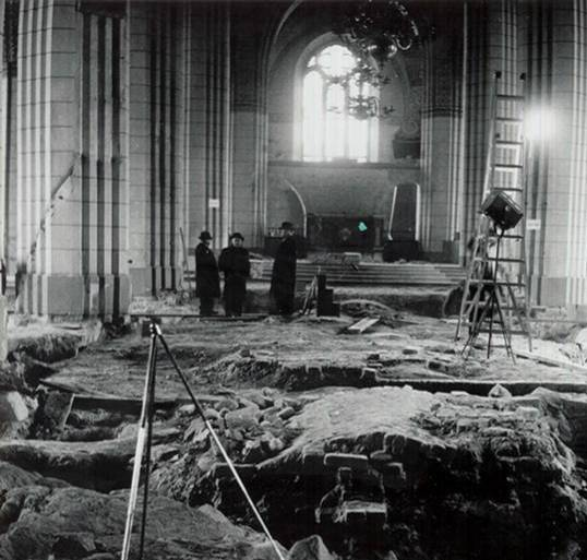 Ganska snart hamnade 1800-talets byggnadsförnyelse i vanrykte; kritiken gick ut på att rivningarna varit alltför urskillningslösa och att historiska belägg saknades för den katedral som hade