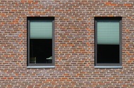 Byggtekniskt antal huskroppar 1 st Antal våningar 2 st Bruttoarea 850 m2 Om & tillbyggnad av arkiv & utbildningslokaler i Göteborg Landsarkivet Här har XL-Bygg Norrby Trä använt sig av 106 fönster