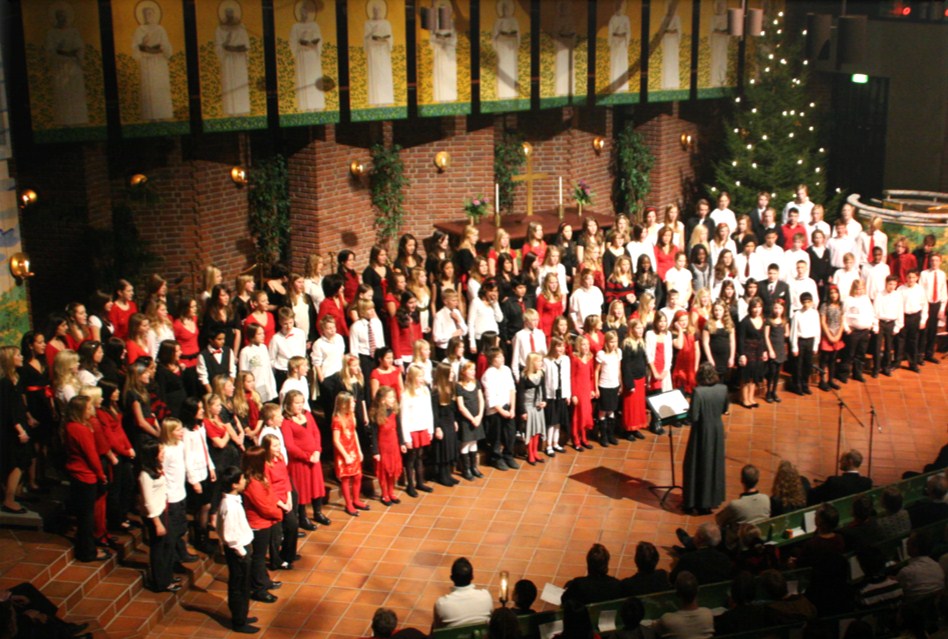 Musik nästan varje dag Vi använder elevens val och skolans val för att ge våra musikklasselever betydligt mer musikundervisning än man har i en vanlig klass.