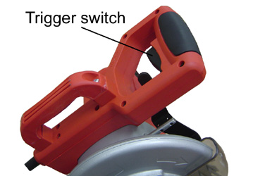 Install the outer flange and the hex bolt. Then press down the shaft locking arm, and tighten the hex bolt firmly by turning it counterclockwise using the socket wrench.