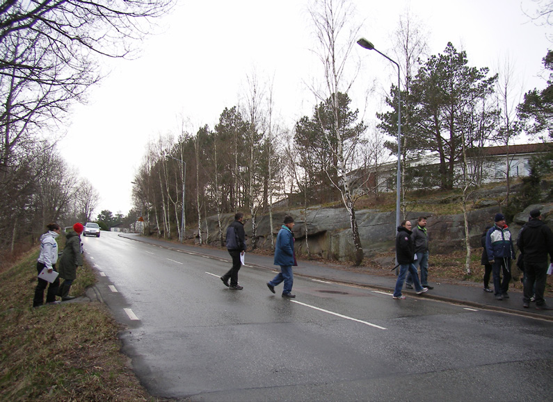 3. Lyckevägen från rondellen upp till Stångenässkolan Området utgörs av vägen upp från rondellen till Stångenässkolan. Vägen fortsätter sedan vidare mot Rixö. På vägen kör tunga transporter till t.ex.