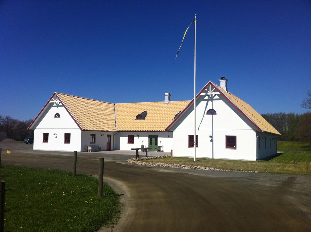 Att sälja närproducerat kött i gårdsbutiker. En studie av butikens kunder, mervärde och köttförsäljning. To sell locally produced meat in farm shops.