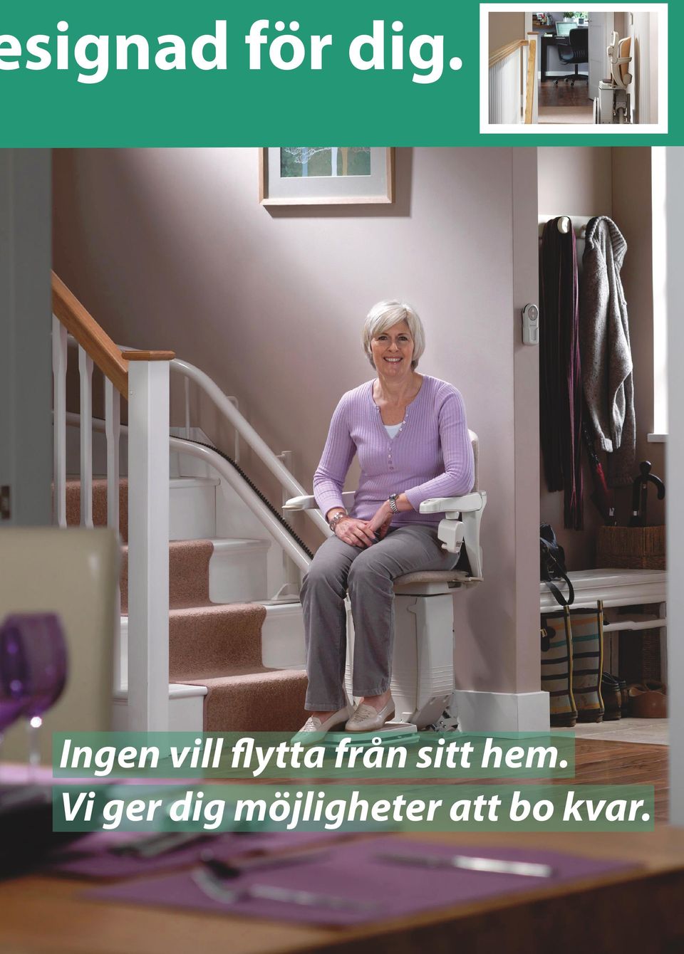 från sitt hem.