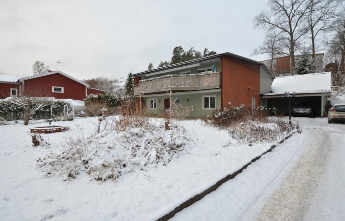 Direkt närhet till både havet och centrala Nynäshamn.