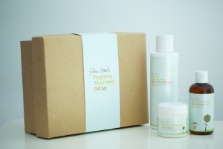 Bath & Shower Gel / 250ml 1st Mama s Everyting Body Balm / 50ml 1st Mama s Belly Rub Stretch Mark Oil / 100ml Shea Mooti Mamma & Bebis "Måste Ha" PresentBox 3018 Mama & Bebis "Måste Ha" PresentBox