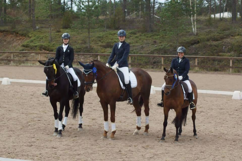 Dressyr ponnyer Guld Tilda Wiksten - Qantana Silver Elvira Brask - Cindy C Brons Elvira Eklund - Koriander Dressyr häst Guld Lollo Olsson Olic Silver Matilda Rosén Kalos Hannibal Brons Victoria Rosén