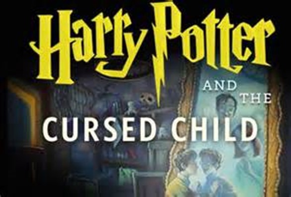 Författaren gör en ny bok Storbritannien: JK Rowling gör en ny hitt, The cursed child! Det är den 9: onde boken och den 10: onde filmen i Harry Potter. Boken och filmen kommer ut någon gång i år.