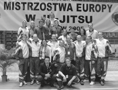 Internationell verksamhet Svenska Budo & Kampsportsförbundet och dess ju-jutsusektion är medlemmar i Ju-jitsu European Union (JJEU) och Ju-jitsu International Federation (JJIF).