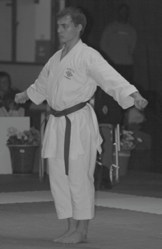 www.budokampsport.se Karate Flavius Alecu, svensk juniormästare i kata. Foto: Raven Steiner.