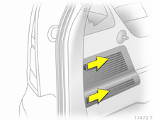 Underhåll av bilen 173 Nr Strömkrets 19 Växellådselektronik 20 Luftkonditionering 21 Motorelektronik 22 Motorelektronik 23 Adaptive Forward Lighting, ljusräckviddsreglering 24 Bränslepump 25