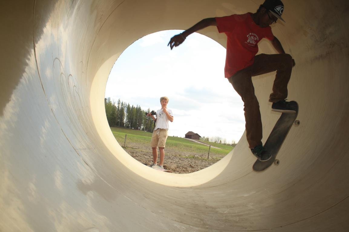 Skate och inspiration Skating vid besök hos en mjölkbonde.