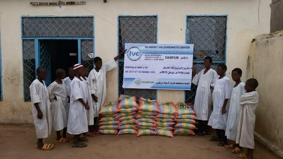 Zakat ul fitr 2015 i Darfur. 37,877:- - 1000 styckna familjer fick 13,5 kilo var av sädesslaget hirs.