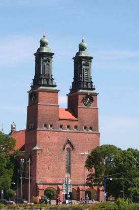 Referat från s- föreningar Två blir en Den 27 maj höll vi i S-föreningen Gaia ett möte på Uvberget i Skogstorp, mitt i hoppfullhetens vårgrönska.