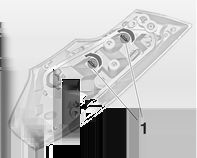 Bilvård 201 Sports Tourer 2. Skruva av tre låsmuttrar av plast manuellt. 1. Lossa och öppna skyddet i bakluckan. 3. Dra av lamphuset. Var försiktig så att kabelkanalen förblir i läge.