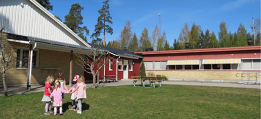 BILDNINGSFÖRVALTNINGEN 1 (29) Kvalitetsredovisning Förskola 2015-2016 Björkviks förskola ska lägga grunden för ett livslångt lärande.