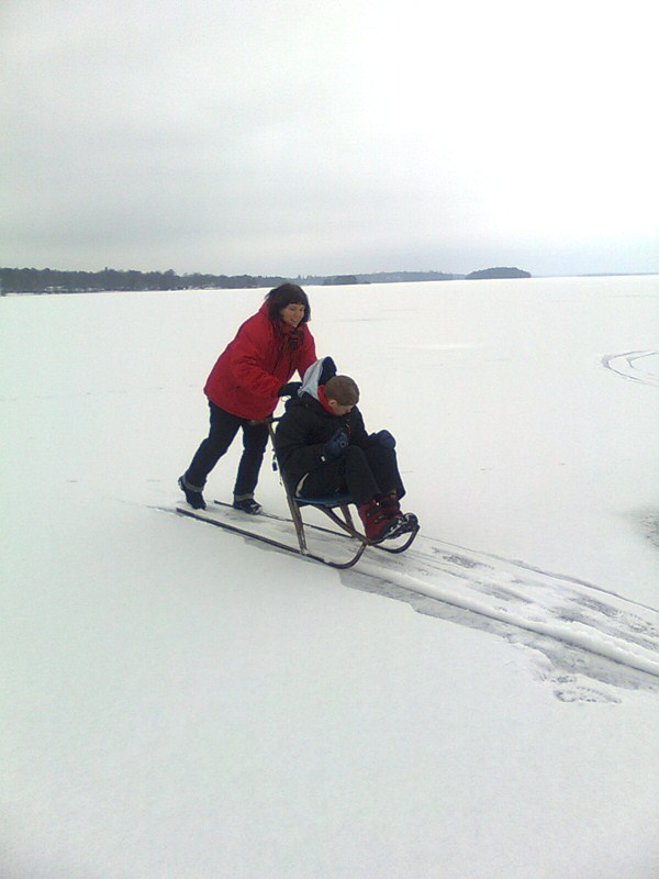 VINTER PÅ ANNEVIK den 2 februari För: # * Rykande badtunna, en tur på isen med spark, isfiske, vintervitt och sprakande eld. Ta med badkläder och något att grilla, så ses vi där!