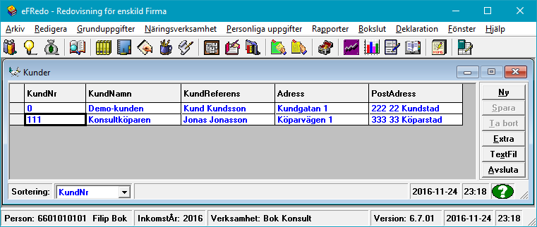 Manual efredo Sidan 19 (146) 4.3 Kunder Det finns möjlighet att registrera kunder. Dessa kommer sedan att vara valbara vid registrering av fakturor/kvitton samt när bokföring av kundfordringar utförs.