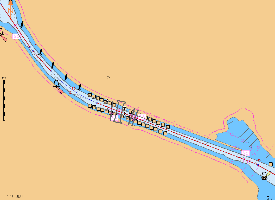 5 gula prickar om Sb i Södra kanalen, Badhusbryggan är fasadbelyst i båda ändar. Håll ut i Maren för att underlätta kurs 354 in i slussen.