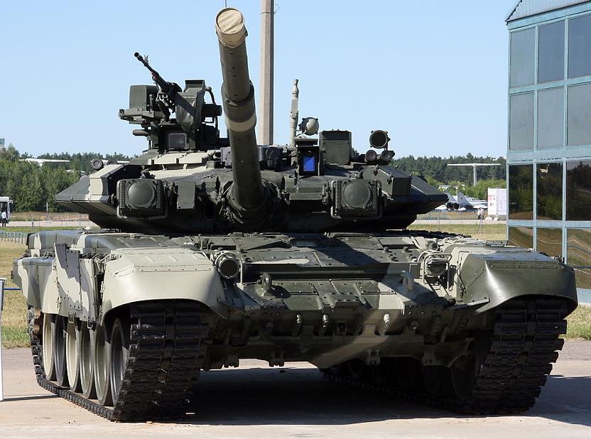 T-90 är i grund och botten en uppgraderad T-72 med svetsat torn Namnbyte efter T-72:ans skrala insats i Gulfkriget i Tjetjenien gick det bättre Idag är ~550 ryska T-90 operativa och