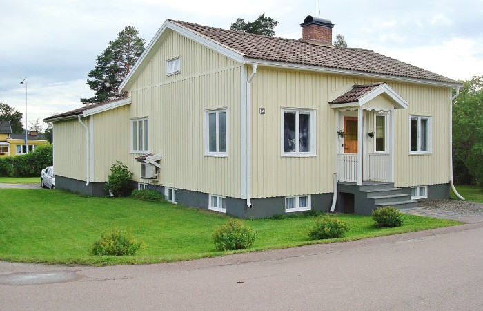 " Hus med trevlig planlösning och gångavstånd till centrum.